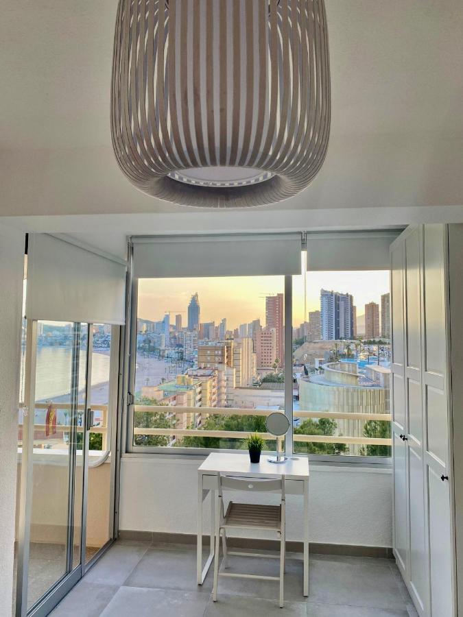 Front With Beautiful Sea View Apartament Benidorm